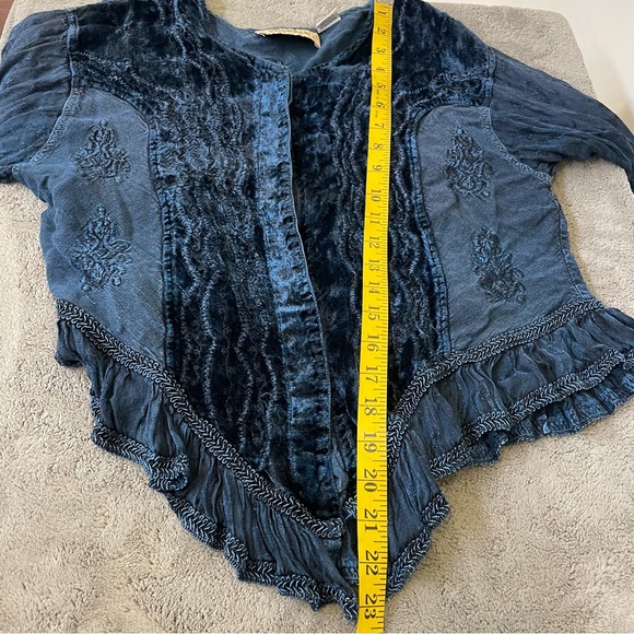 L’Pogee Whimsigoth Boho Velvet Ruffle Lace Button-Up Blouse Blue Embroidered OS - Picture 12 of 13